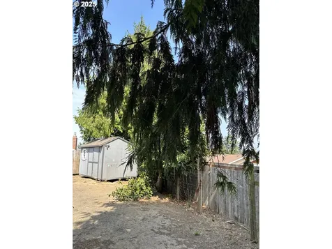 2065 Hayes Street North Bend OR 97459