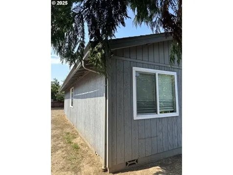 2065 Hayes Street North Bend OR 97459