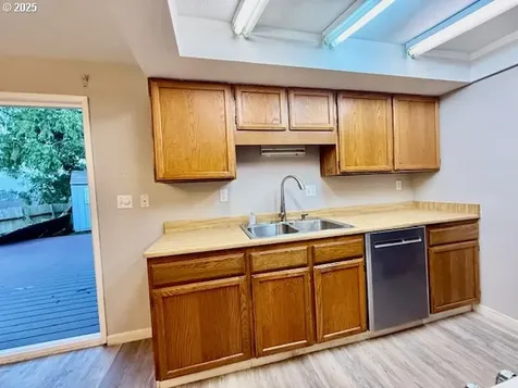 2065 Hayes Street North Bend OR 97459