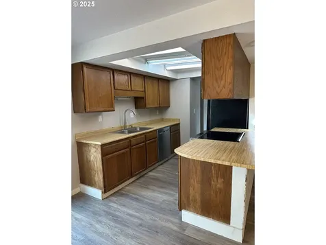 2065 Hayes Street North Bend OR 97459