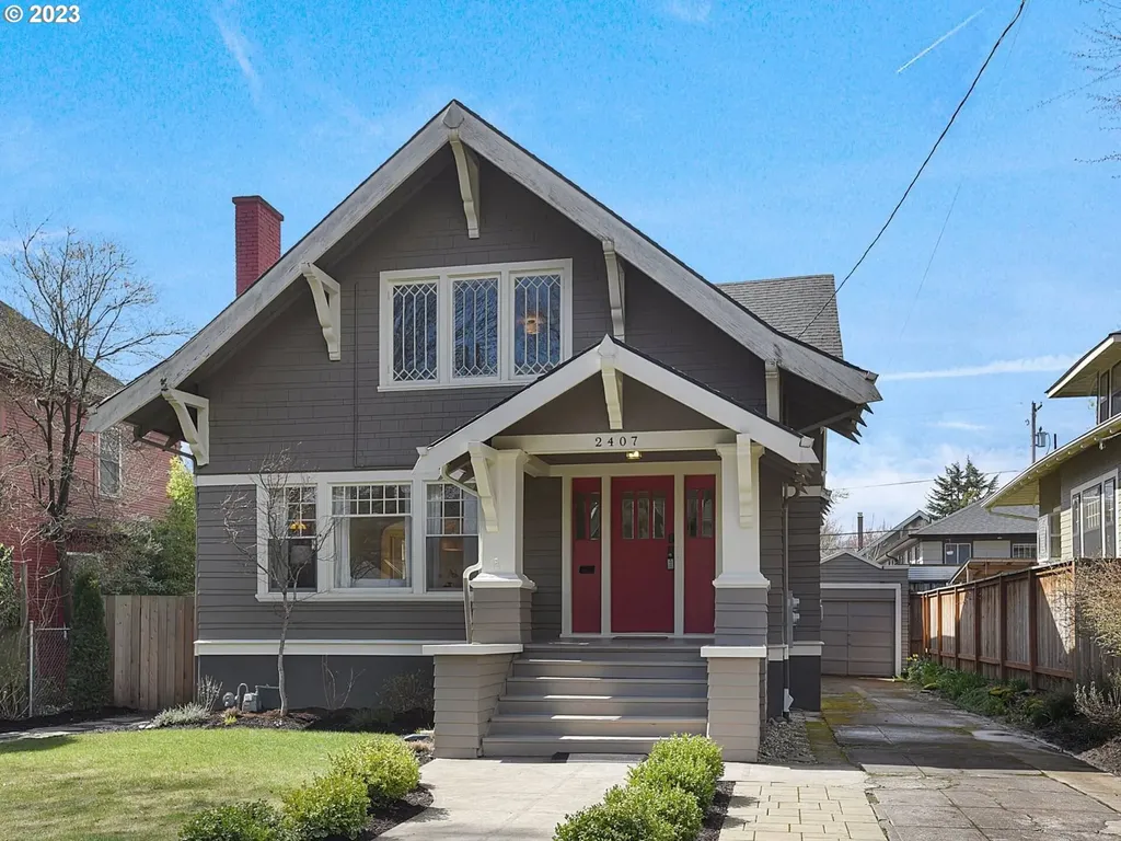 2407 Ne 10th Avenue Portland OR 97212