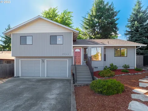 2244 Nw Troost Street Roseburg OR 97471