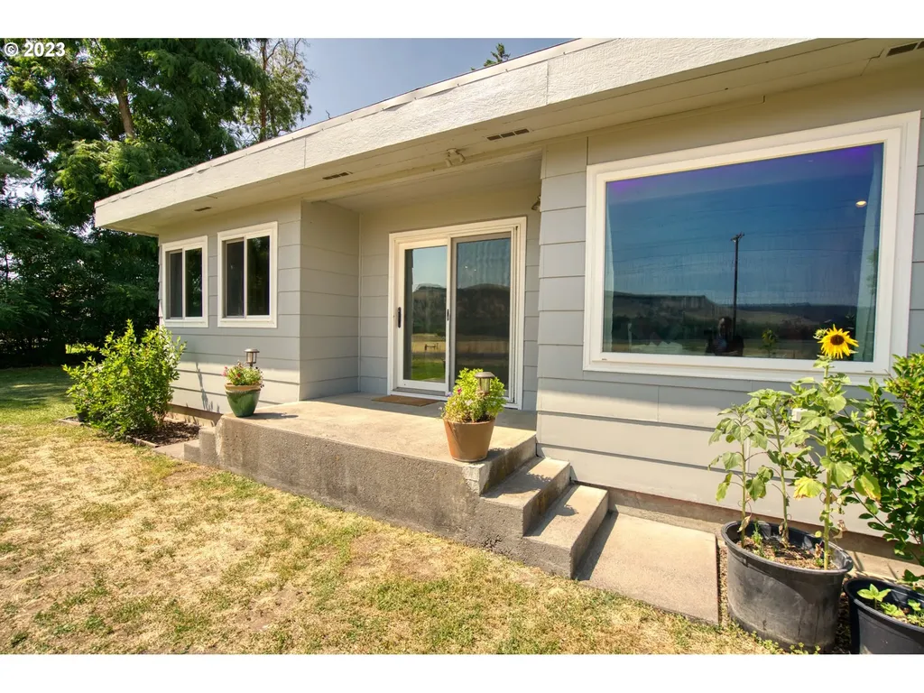 82821 Highway 216 Tygh Valley OR 97063