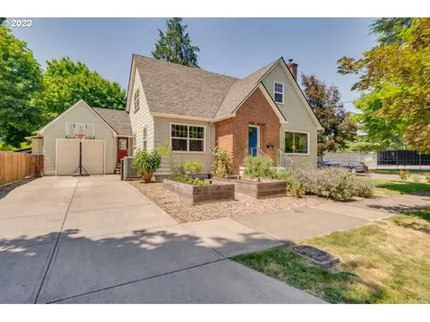 1035 Ne Davis Street Mcminnville OR 97128