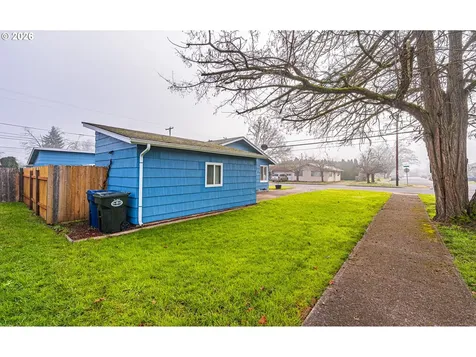 970 W 10th Avenue Junction City OR 97448