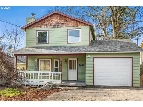 1038 Columbia Avenue Gladstone OR 97027
