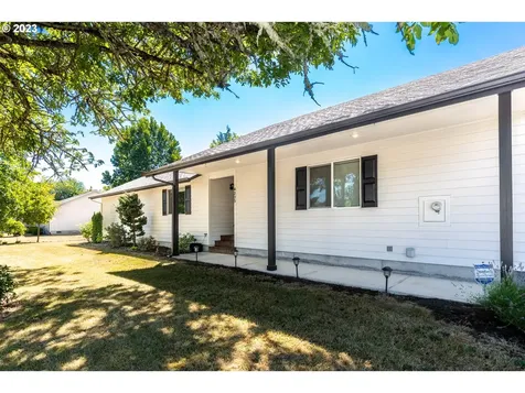 4205 Douglas Avenue Roseburg OR 97470