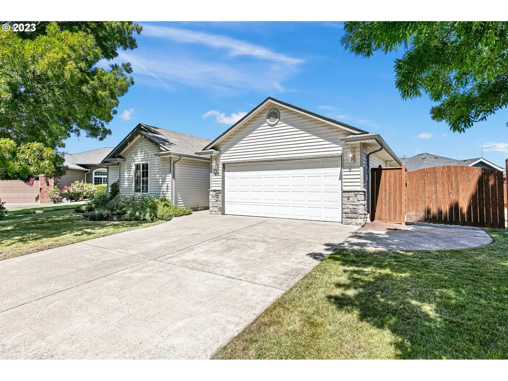 1038 Diamond Street Springfield OR 97477