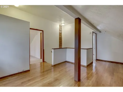 127 SE 106th Avenue Portland OR 97216