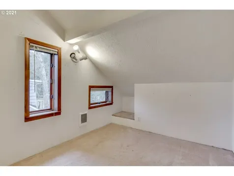 127 SE 106th Avenue Portland OR 97216