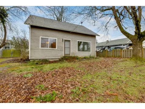 127 SE 106th Avenue Portland OR 97216