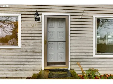 127 SE 106th Avenue Portland OR 97216