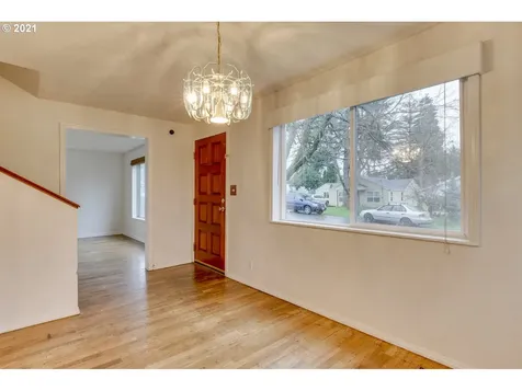 127 SE 106th Avenue Portland OR 97216