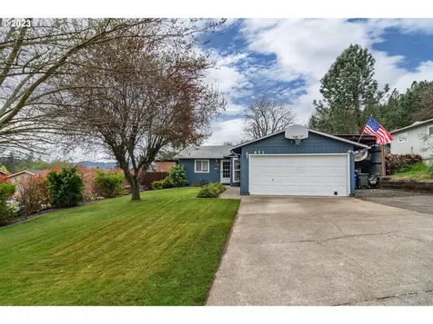 651 Jade Street Sutherlin OR 97479