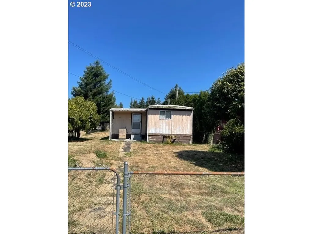 517 23rd Street Myrtle Point OR 97458
