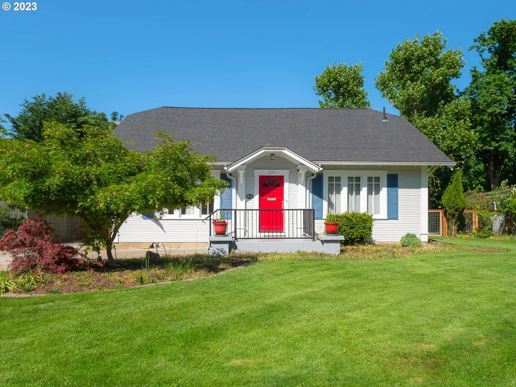 325 W Riverside Drive Roseburg OR 97470