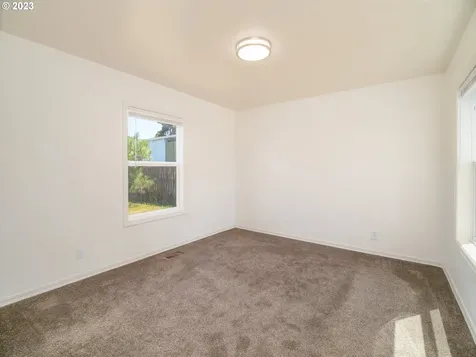 1230 Ne Brooklyn Avenue Roseburg OR 97470