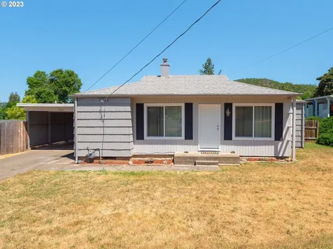 1230 Ne Brooklyn Avenue Roseburg OR 97470