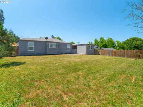 1230 Ne Brooklyn Avenue Roseburg OR 97470