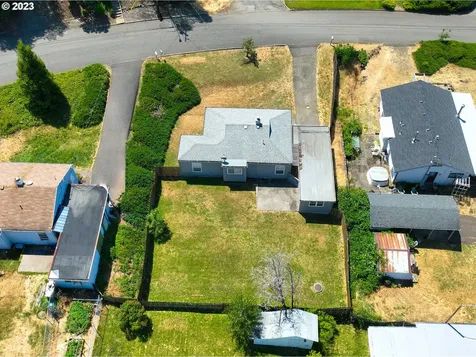 1230 Ne Brooklyn Avenue Roseburg OR 97470