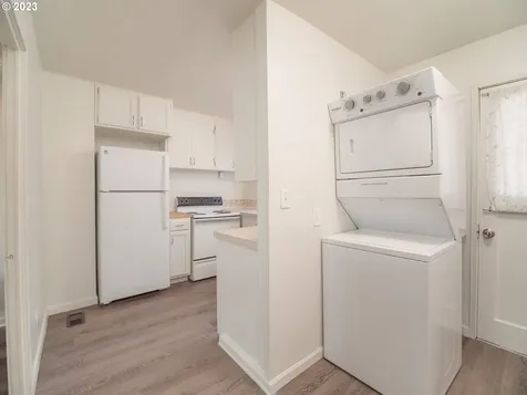 1230 Ne Brooklyn Avenue Roseburg OR 97470