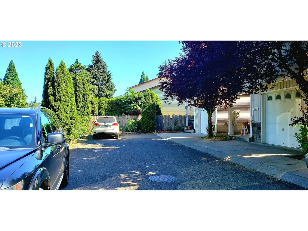 15013 Se Division Street Portland OR 97236