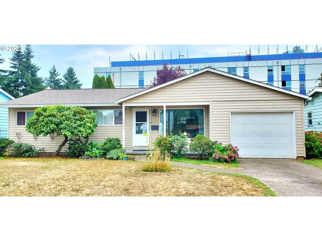 10438 Ne Davis Street Portland OR 97220