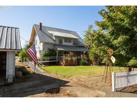 7505 Garden Valley Road Roseburg OR 97471