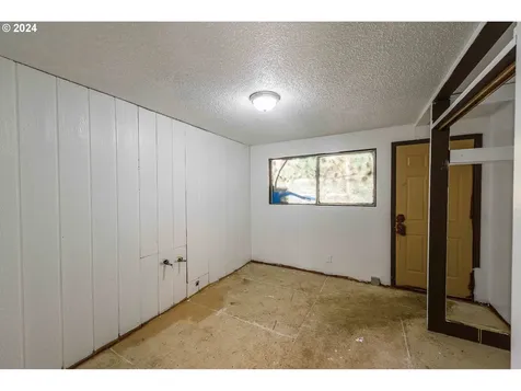 94505 Golf Course Lane North Bend OR 97459