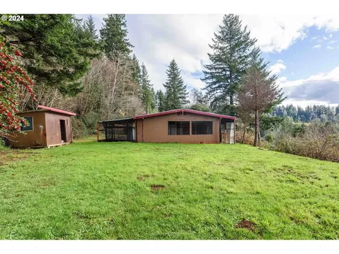 94505 Golf Course Lane North Bend OR 97459