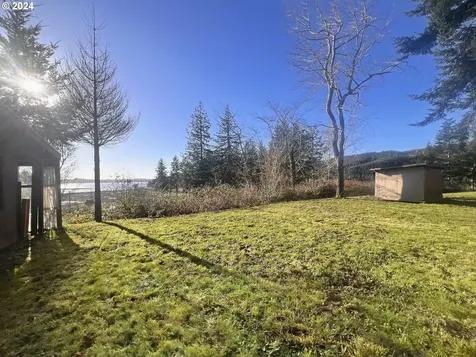 94505 Golf Course Lane North Bend OR 97459