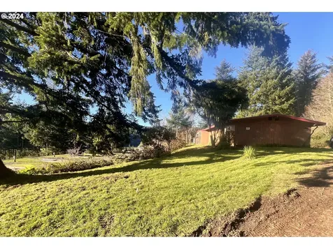 94505 Golf Course Lane North Bend OR 97459