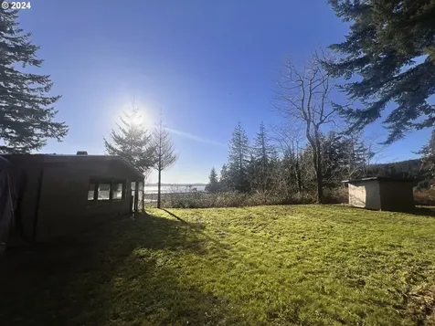 94505 Golf Course Lane North Bend OR 97459
