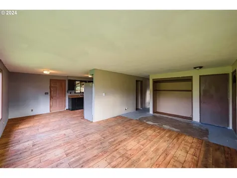 94505 Golf Course Lane North Bend OR 97459