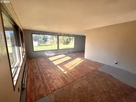 94505 Golf Course Lane North Bend OR 97459