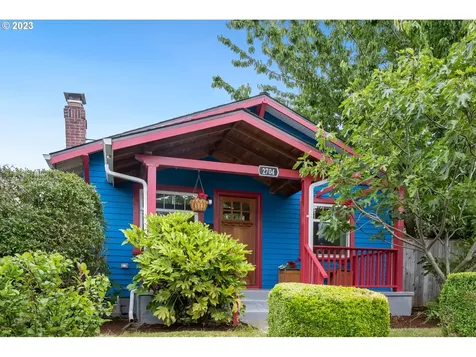 2704 Se 77th Avenue Portland OR 97206