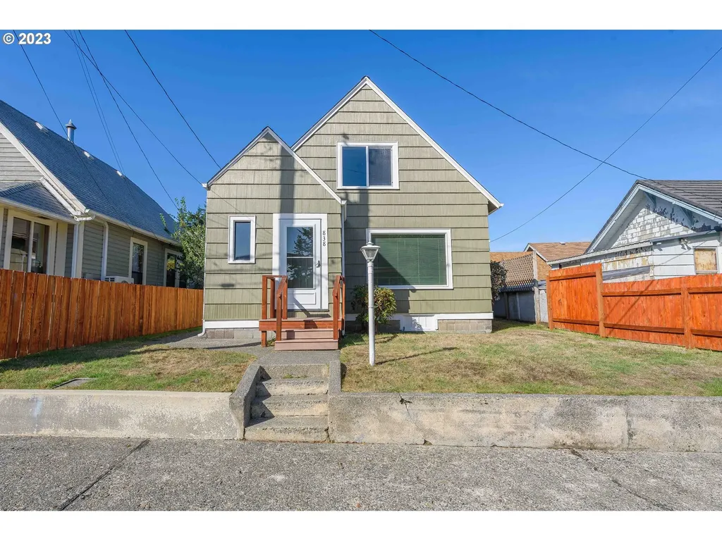 838 Colorado Avenue North Bend OR 97459