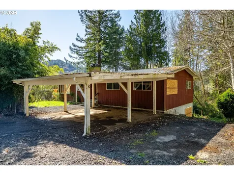 11736 Orchard Avenue Mapleton OR 97453