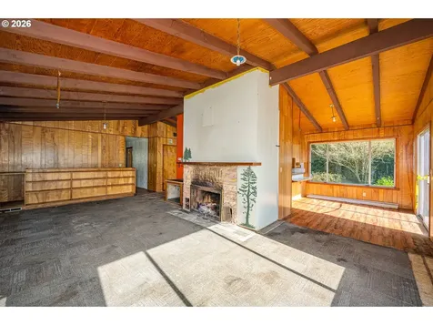11736 Orchard Avenue Mapleton OR 97453