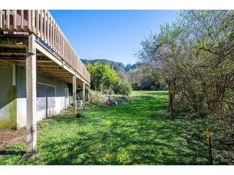 11736 Orchard Avenue Mapleton OR 97453