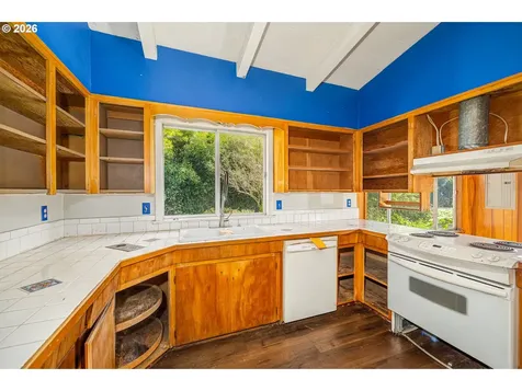 11736 Orchard Avenue Mapleton OR 97453