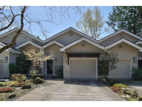 260 Cervantes Lake Oswego OR 97035