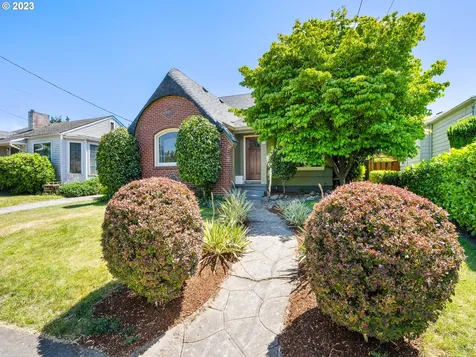 408 N Holland Street Portland OR 97217