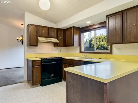 912 NW Oakwood Circle Mcminnville OR 97128