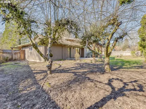 912 NW Oakwood Circle Mcminnville OR 97128