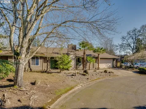 912 NW Oakwood Circle Mcminnville OR 97128