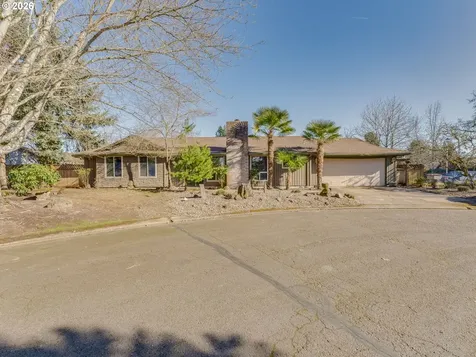 912 NW Oakwood Circle Mcminnville OR 97128