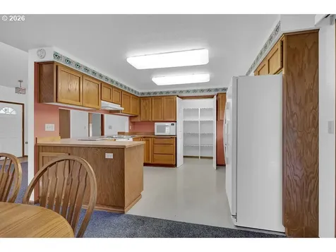 1931 Bonnie Lane Springfield OR 97477