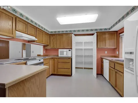 1931 Bonnie Lane Springfield OR 97477