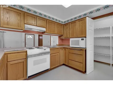 1931 Bonnie Lane Springfield OR 97477